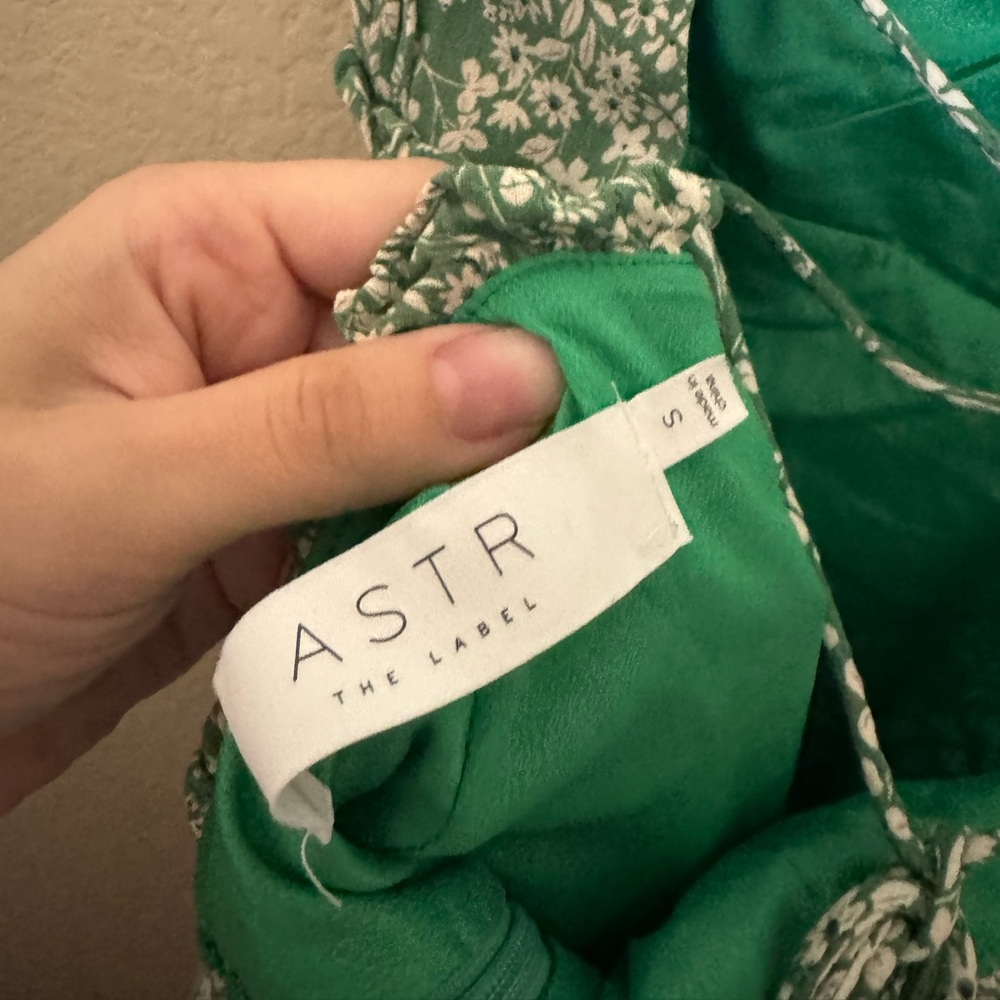 ASTR THE LABEL Amalea Floral Midi Dress Size Small in green - Picture 6 of 8